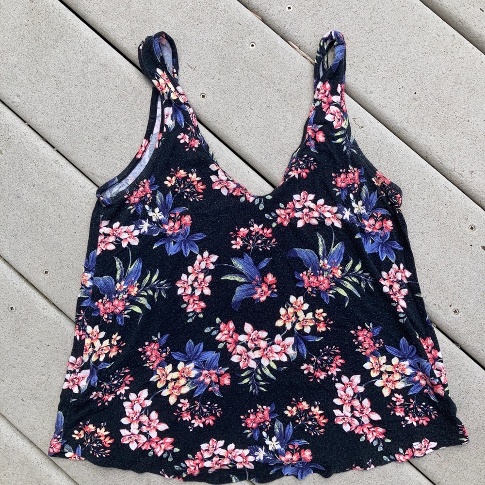American Eagle, Floral Crepe summer top, xs, cutout